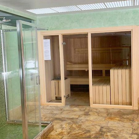 Salinas. Apartment For 4. Terrace/Parking/Pools/Gym/4Mins Beach Эстепона Экстерьер фото