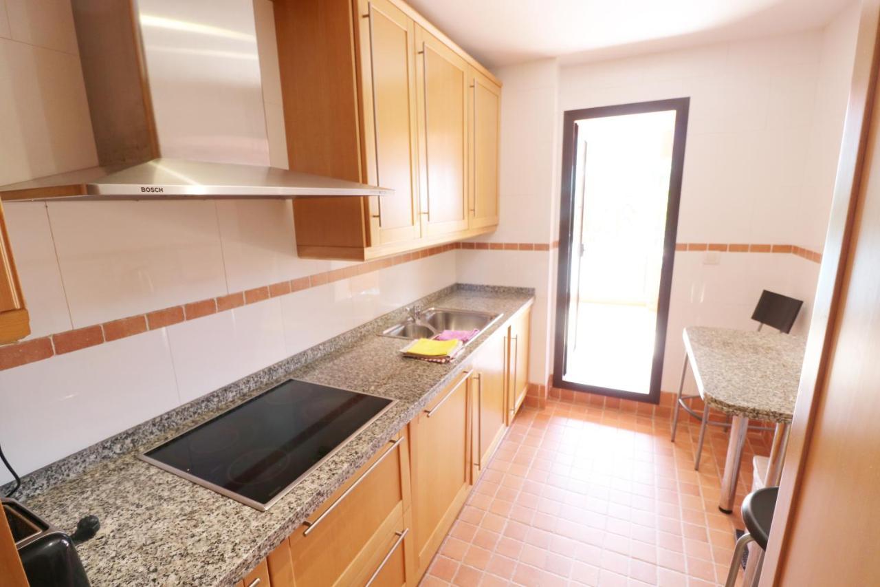 Salinas. Apartment For 4. Terrace/Parking/Pools/Gym/4Mins Beach Эстепона Экстерьер фото