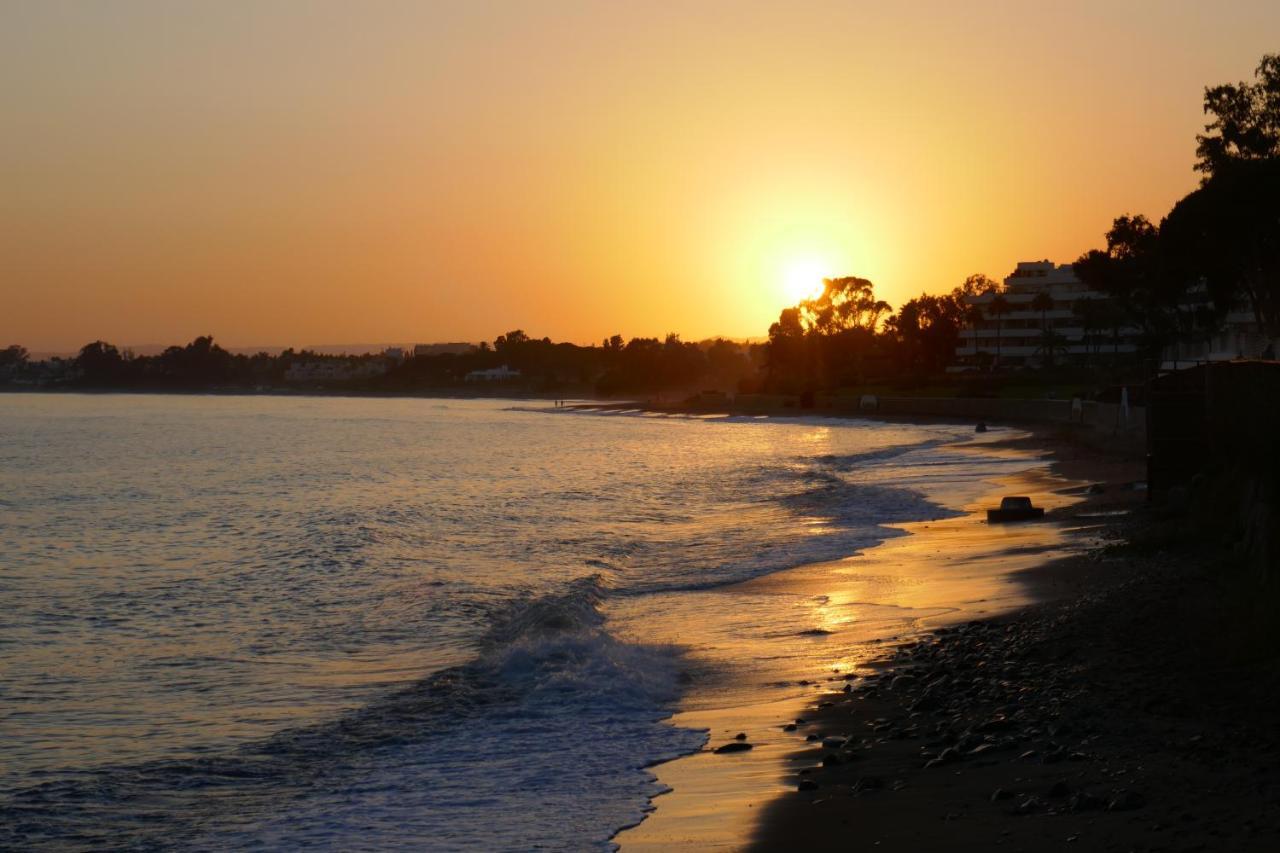 Salinas. Apartment For 4. Terrace/Parking/Pools/Gym/4Mins Beach Эстепона Экстерьер фото