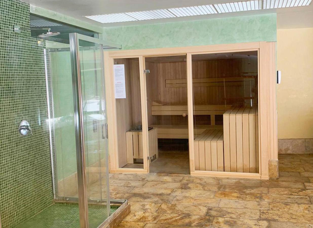Salinas. Apartment For 4. Terrace/Parking/Pools/Gym/4Mins Beach Эстепона Экстерьер фото