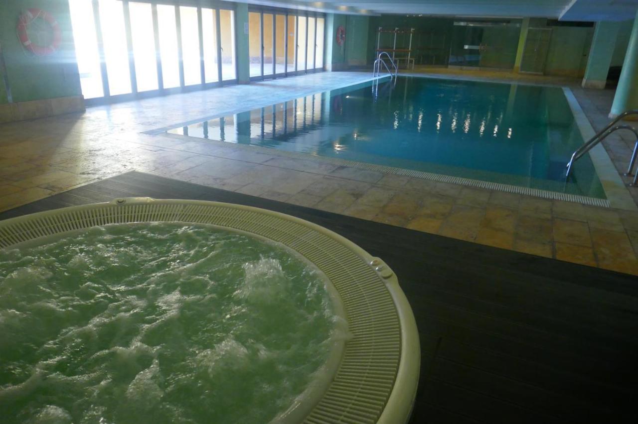 Salinas. Apartment For 4. Terrace/Parking/Pools/Gym/4Mins Beach Эстепона Экстерьер фото